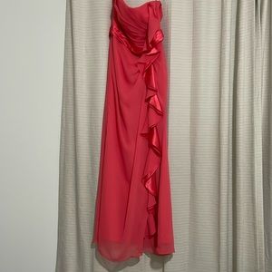 Peach strapless David’s bridal gown